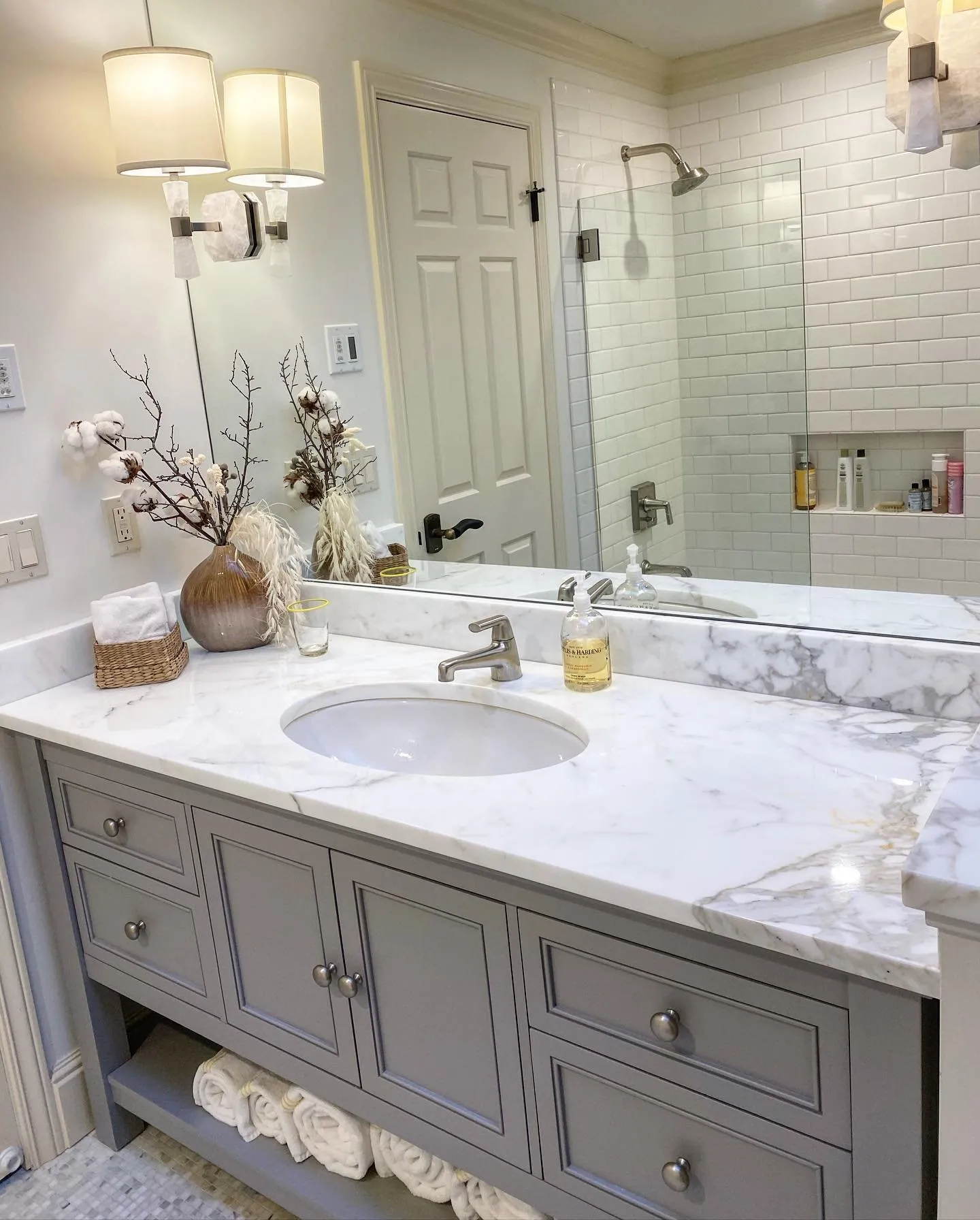 20 Bathroom Shelf Ideas for Storage & Decor Experts Kallista